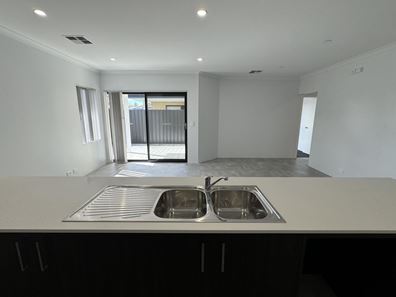 21 Bottlenose Circuit, Waikiki WA 6169