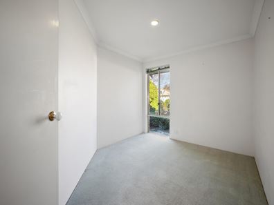 4 Durness Place, Canning Vale WA 6155