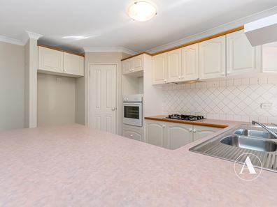 2/2 Mayfair Street, Nollamara WA 6061