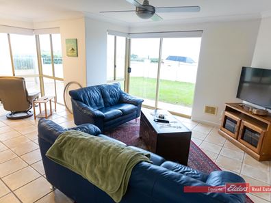 2/174 Arcadia Drive, Shoalwater WA 6169