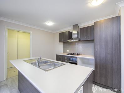 28 Mangosteen Drive, Forrestfield WA 6058