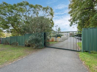 8/13 Milton Place, Orelia WA 6167