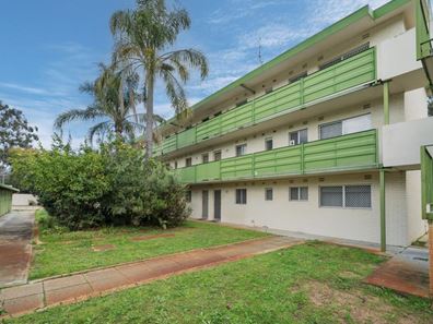 8/13 Milton Place, Orelia WA 6167