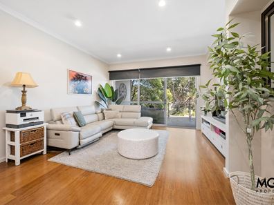 1/164 Riseley Street, Booragoon WA 6154