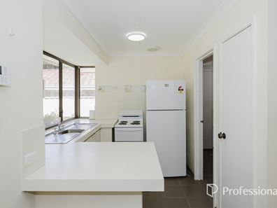 52 Moorpark Avenue, Yanchep WA 6035