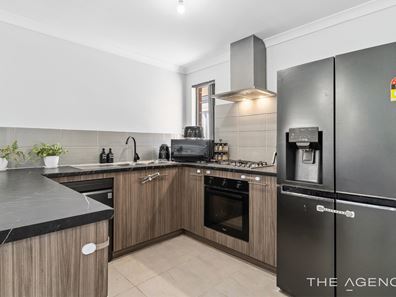 9 Bantry Grove, Golden Bay WA 6174