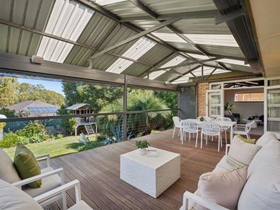 9 Halse Crescent, Melville WA 6156