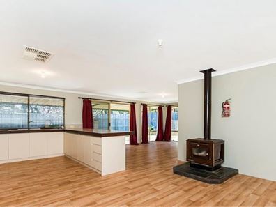17 Skua Grove, Seville Grove WA 6112