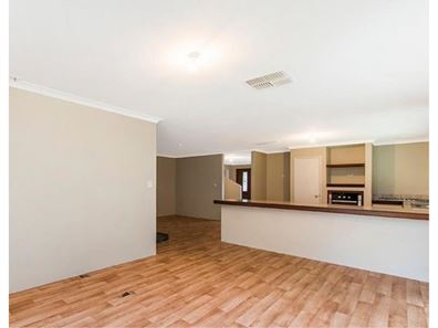 17 Skua Grove, Seville Grove WA 6112