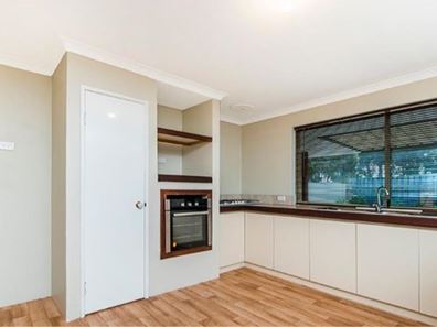 17 Skua Grove, Seville Grove WA 6112