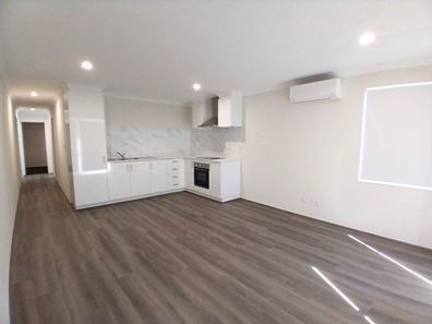 A/14 Orchardleigh Blvd, Lakelands WA 6180