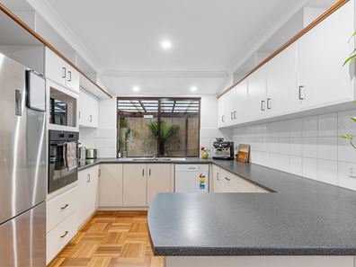 25 Maybud Road, Duncraig WA 6023