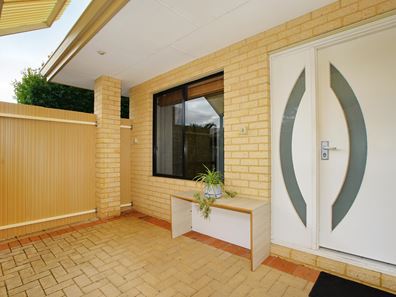 17A Gairdner Drive, Kardinya WA 6163