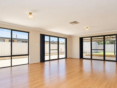 20 Silica Road, Wattle Grove WA 6107