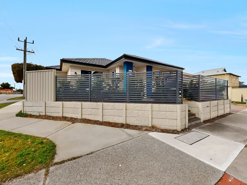 347 Hardey Rd, Cloverdale WA 6105
