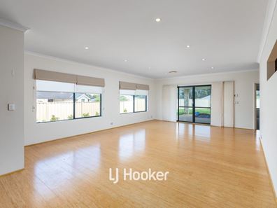 1 Topaz Way, Dalyellup WA 6230