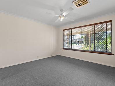 4 Pinjar Court, Waikiki WA 6169