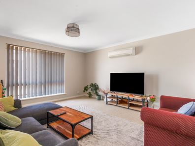 2/3 Kitchener Road, Mullingar WA 6430