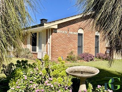 1/5 Bridges Road, Melville WA 6156