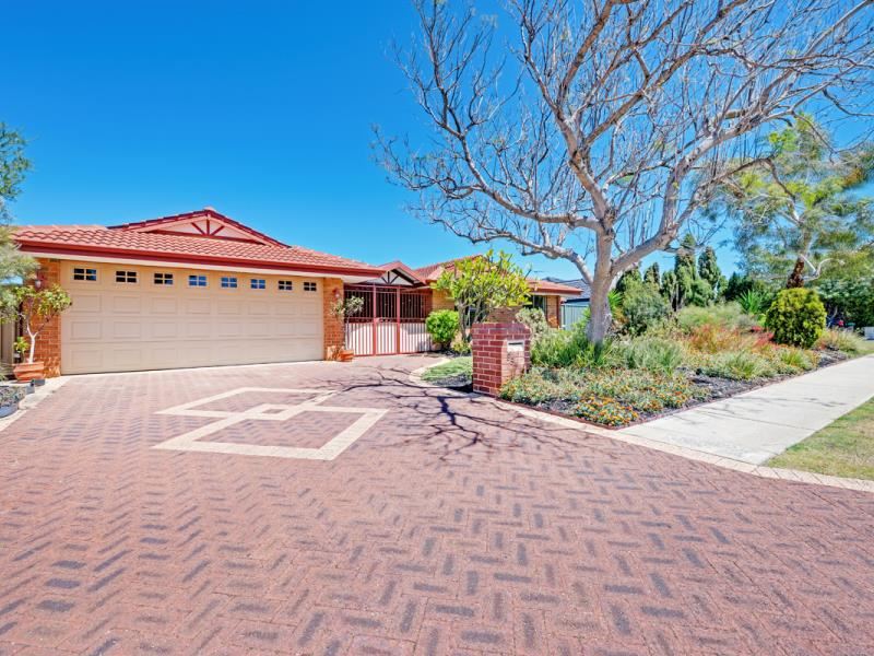 85 Stonehaven Parade, Kinross
