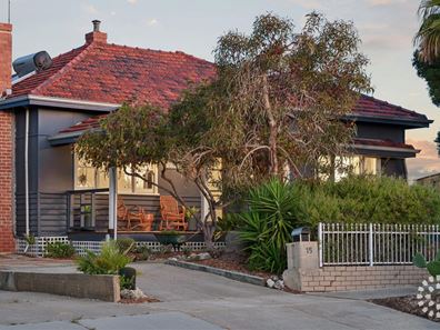 18 Newmarket Street, Beaconsfield WA 6162