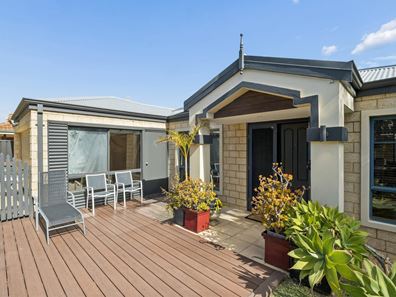 17 Ommanney Street, Hamilton Hill WA 6163