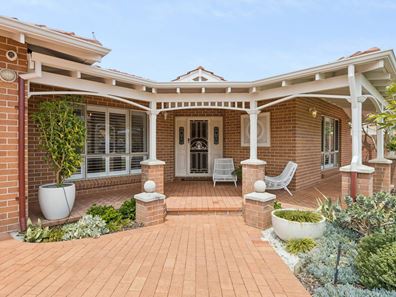 3 Baleine Court, Sorrento WA 6020