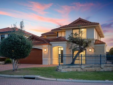 2 Dyer Way, Salter Point WA 6152