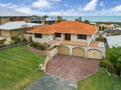 8 Aruma Way, City Beach WA 6015