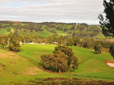 10 Mottram Street, Kangaroo Gully WA 6255