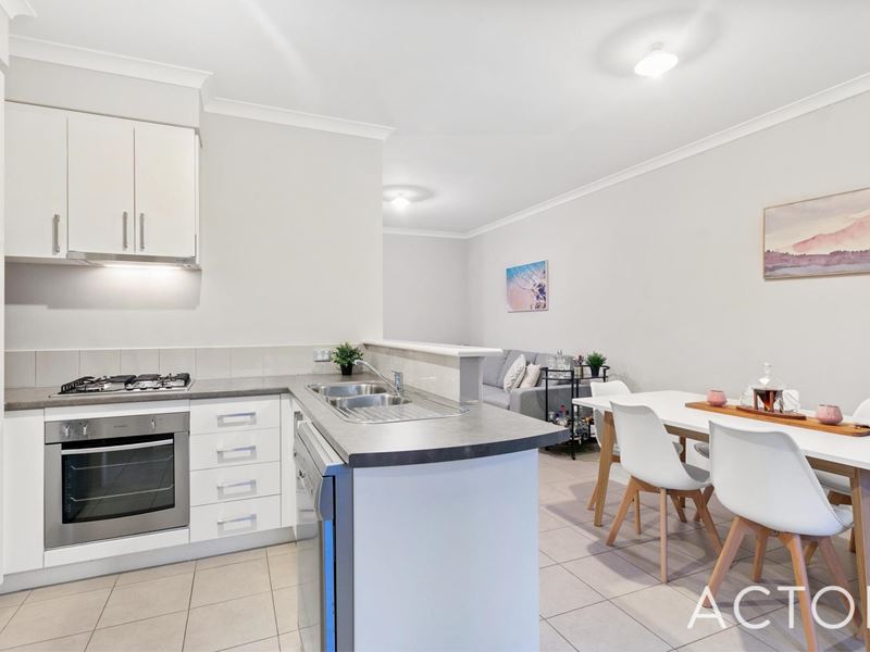 3/2 Quadea Way, Nollamara WA 6061