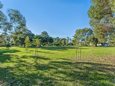 34 Round Hill  Drive, Port Kennedy WA 6172