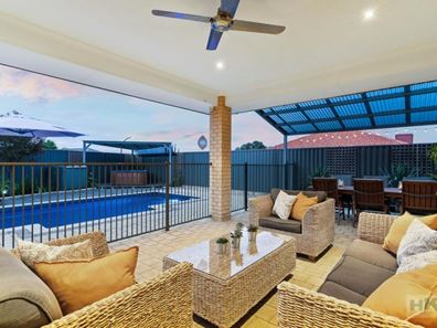 16 Dromedary Crescent, Aveley WA 6069