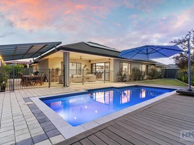 16 Dromedary Crescent, Aveley WA 6069