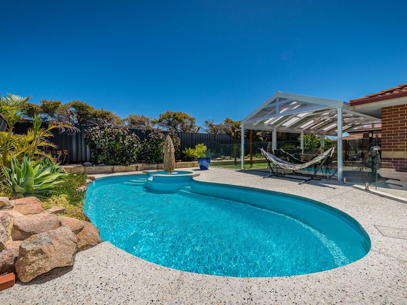 9 Troubridge Retreat, Ocean Reef WA 6027