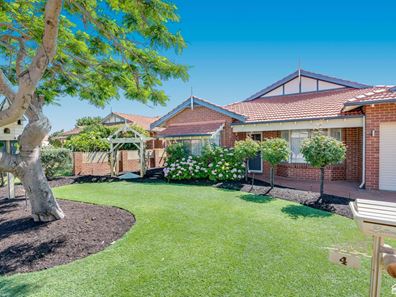 4 Tiarella Place, Canning Vale WA 6155