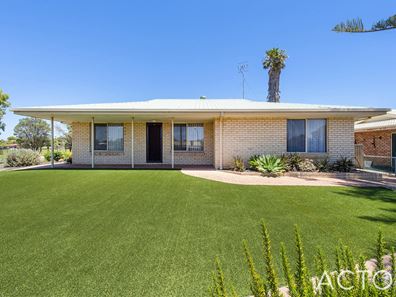 27 Mahogany Drive, Halls Head WA 6210
