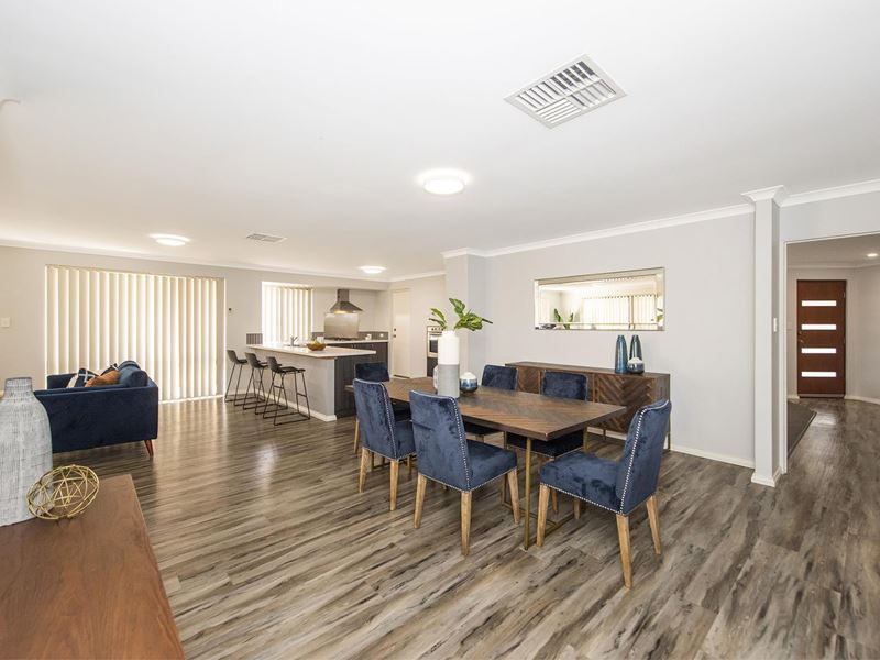 8 Auckland Parade, Canning Vale WA 6155
