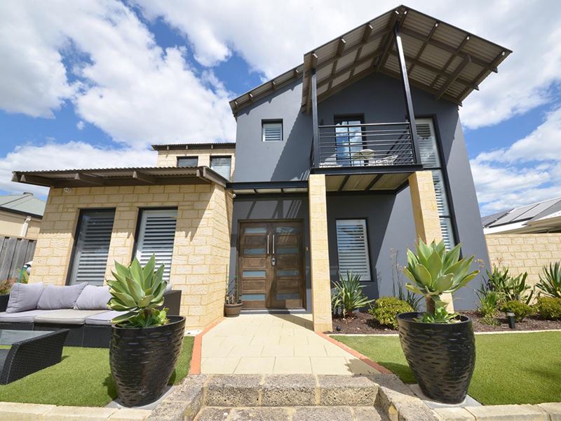 4 Grand Bank Parkway, Mindarie