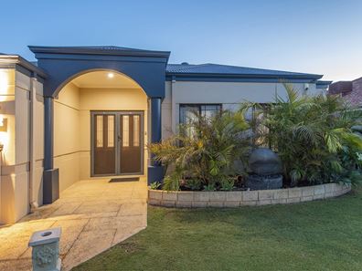57 Lord Hobart Drive, Madora Bay WA 6210