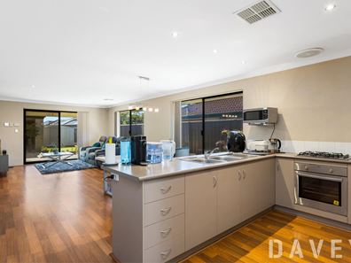 18 Bauer Circle, Banksia Grove WA 6031