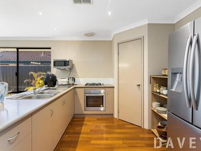 18 Bauer Circle, Banksia Grove WA 6031