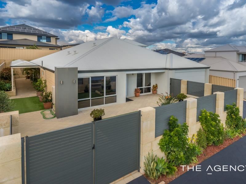 10 Calis Avenue, Iluka WA 6028