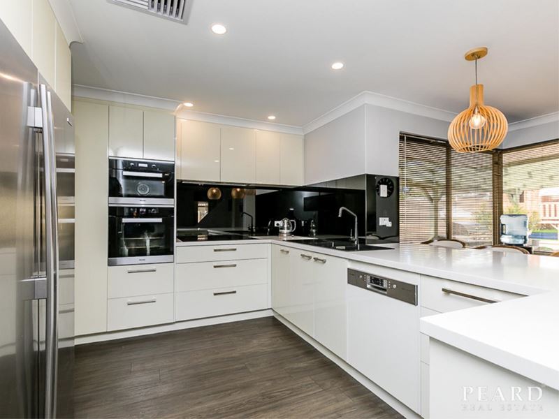 106 Camarino Drive, Woodvale