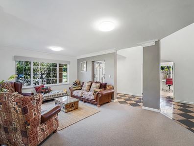 36 Clareville Crescent, Kallaroo WA 6025