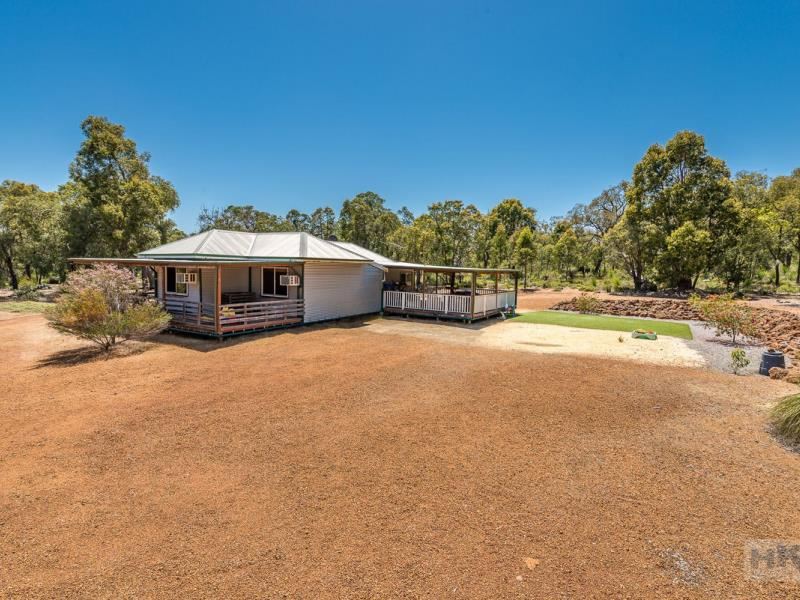 206 Patersonia Road, Chittering