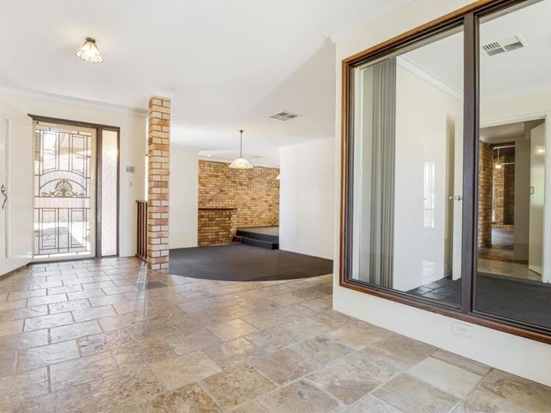 10 Parkway Trail, Ballajura