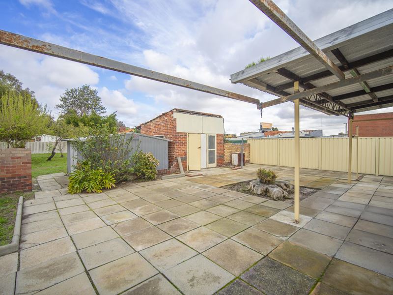 62 Central Avenue, Redcliffe