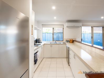 D/22 Marjorie  Avenue, Shelley WA 6148