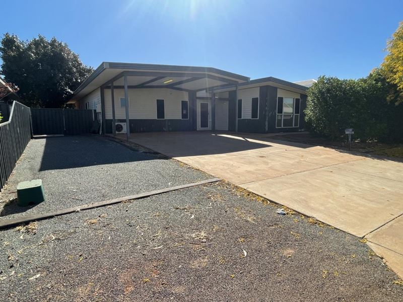 12 Brolga Meander, Nickol